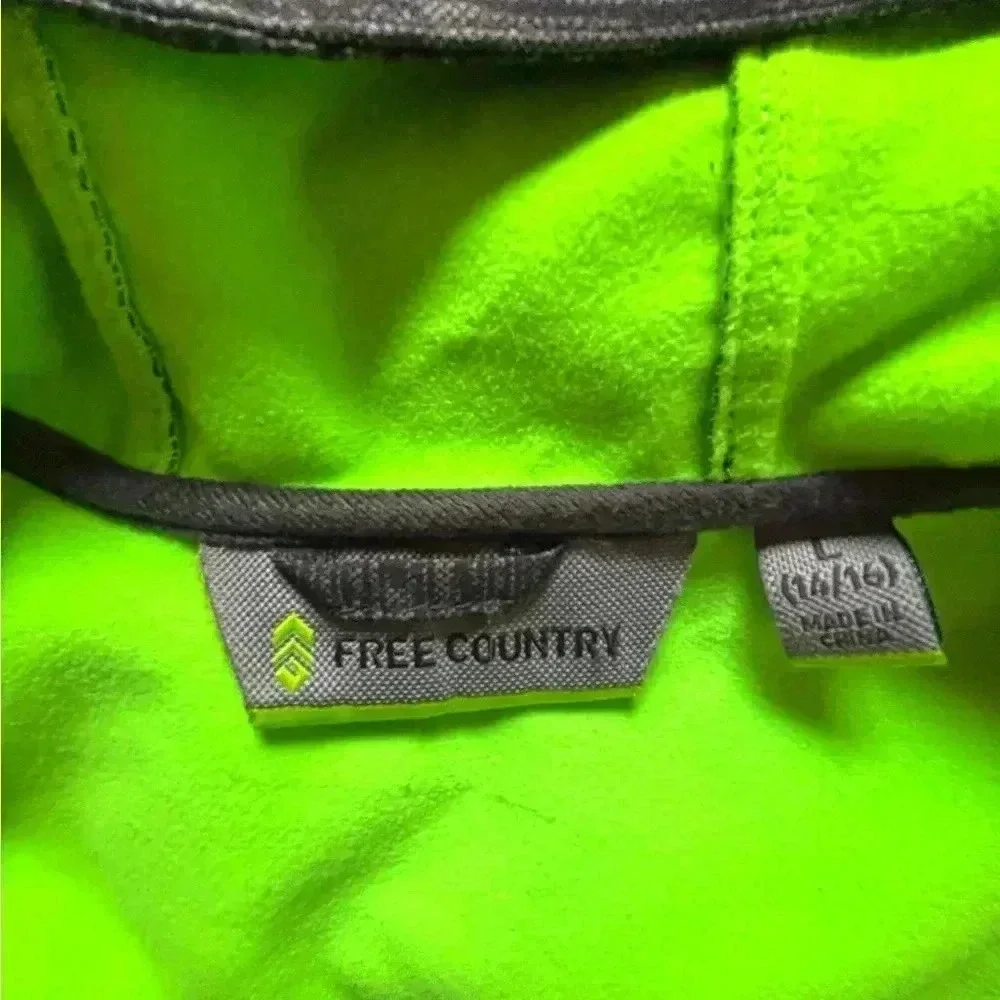 NWOT Free Country Boy’s Sz 14-16 Black&Neon Jacket. 15% dsct w 2+ bndle.